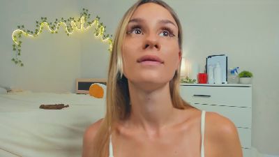 KiraRM live cam on Cam4