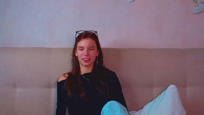 KiraRomeron live cam on Cam4