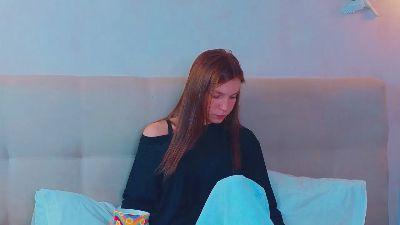KiraRomeron live cam on Cam4