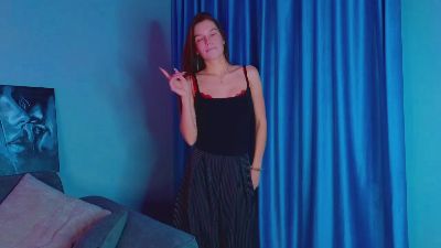 KiraRomeron live cam on Cam4