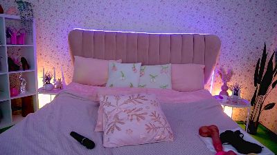 KiraRoxx live cam on Cam4