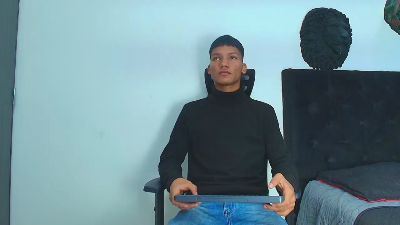 KirosSinclair live cam on Cam4