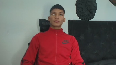 KirosSinclair live cam on Cam4