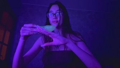 KirstieDingess live cam on Cam4