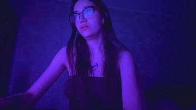 KirstieDingess live cam on Cam4