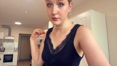 KirstinNeat live cam on Cam4