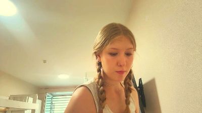 KirstinNeat live cam on Cam4