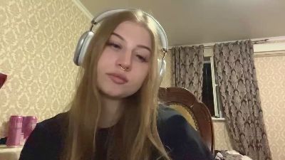 KirstinRuetz live cam on Cam4