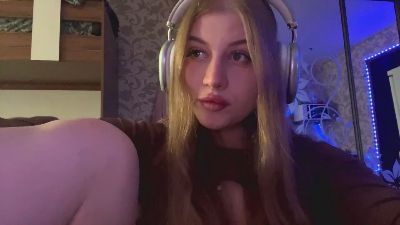 KirstinRuetz live cam on Cam4