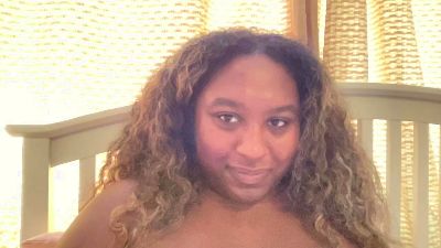 KissedByKloe live cam on Cam4