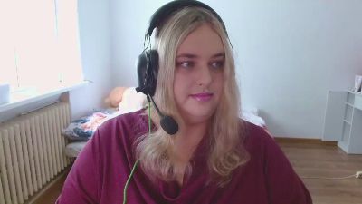 KitsuneAiko live cam on Cam4
