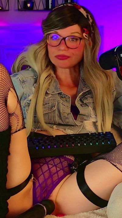 Kittoucharme live cam on Cam4