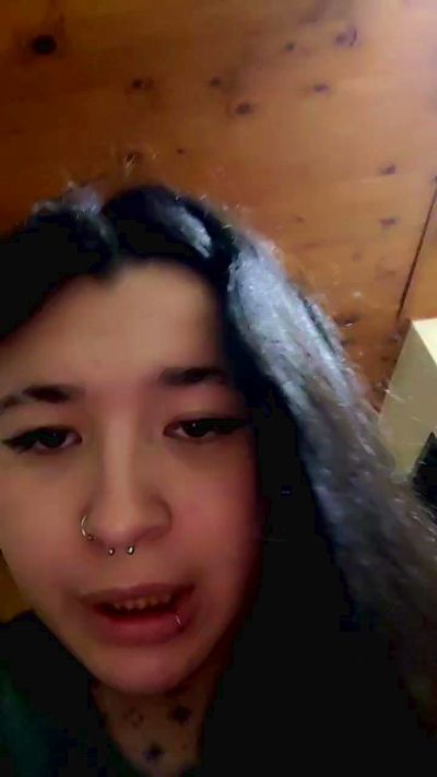 Kittty_1822 live cam on Cam4
