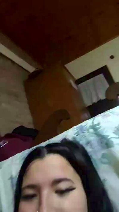 Kittty_1822 live cam on Cam4
