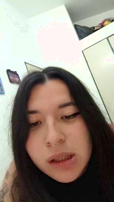 Kittty_1822 live cam on Cam4