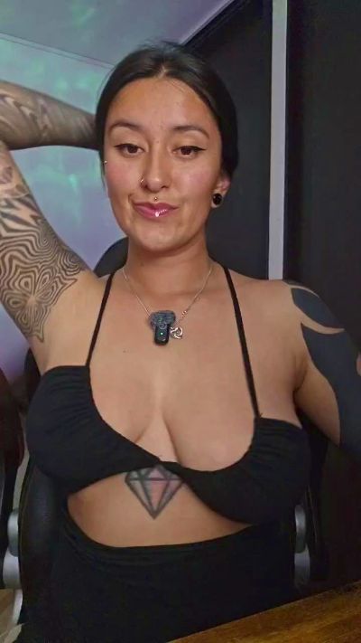 Kitty_goddess live cam on Cam4