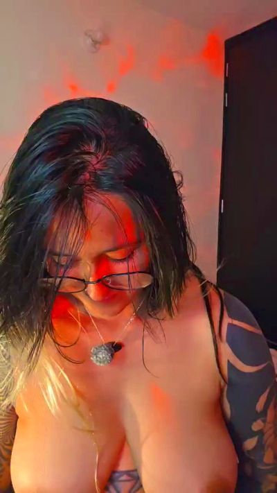 Kitty_goddess live cam on Cam4