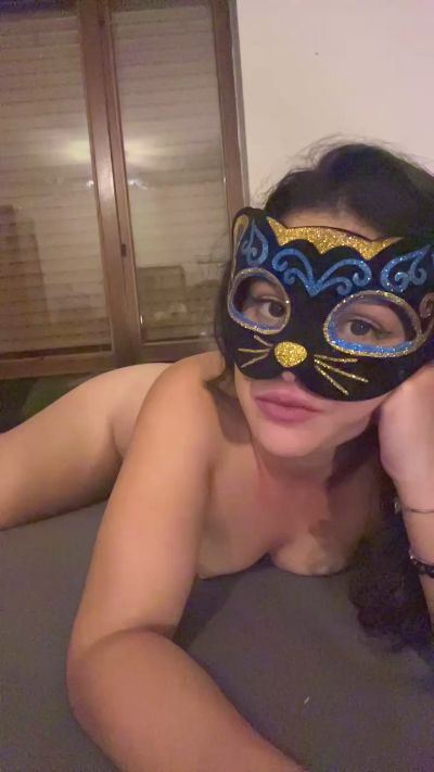 Kittygirl2002 live cam on Cam4