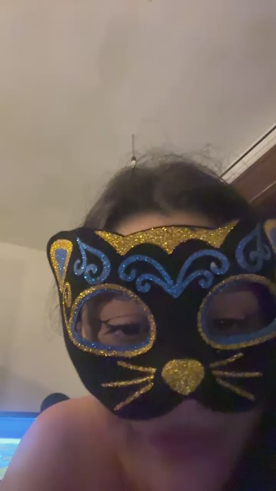 Kittygirl2002 live cam on Cam4