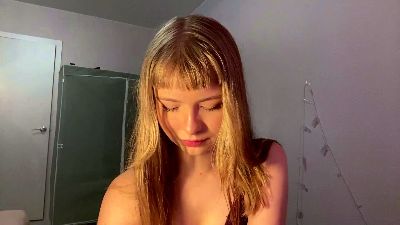 KizzieFrenger live cam on Cam4
