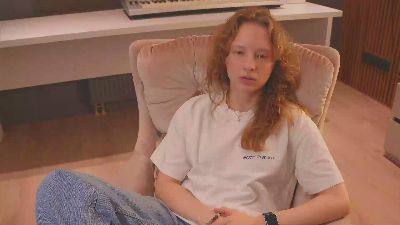 KizzyLe live cam on Cam4