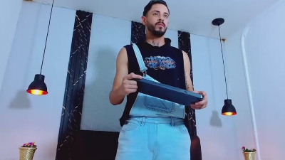 Klark_kent live cam on Cam4