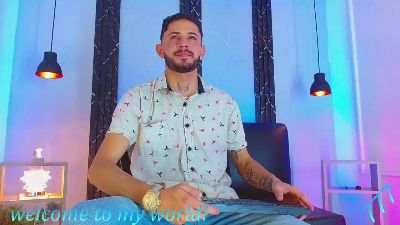 Klark_kent live cam on Cam4