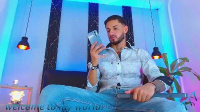 Klark_kent live cam on Cam4