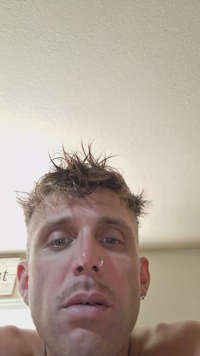 Klarkkent444 live cam on Cam4