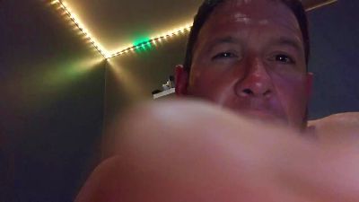 Klasick69 live cam on Cam4