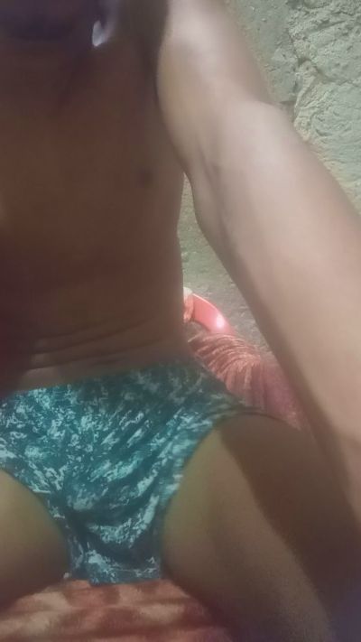Kleytin021 live cam on Cam4