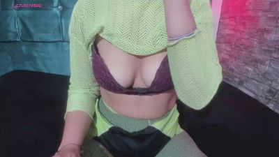 Kloee22 live cam on Cam4