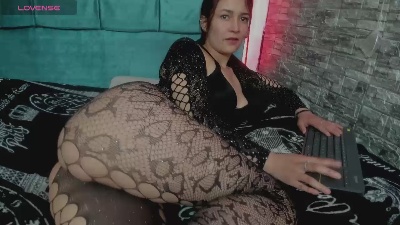 Kloee22 live cam on Cam4