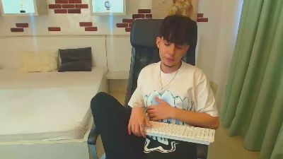 KrewVaughn webcam