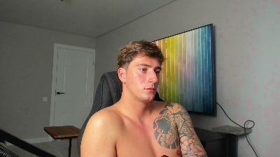 KrisHorten live cam on Cam4