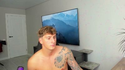 KrisHorten live cam on Cam4