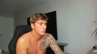 KrisHorten live cam on Cam4