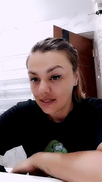 Kriss_Sexxi live cam on Cam4