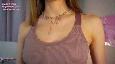 KrissyAkerson live cam on Cam4