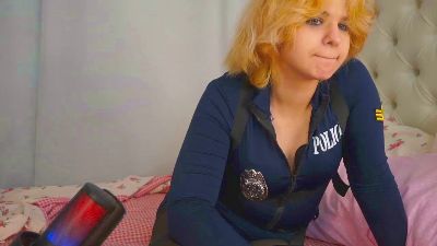 KristaLeenz live cam on Cam4