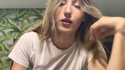 KristalUllman live cam on Cam4