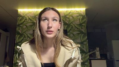 KristalUllman live cam on Cam4