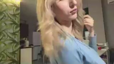 KristalUllman live cam on Cam4