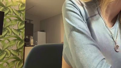 KristalUllman live cam on Cam4
