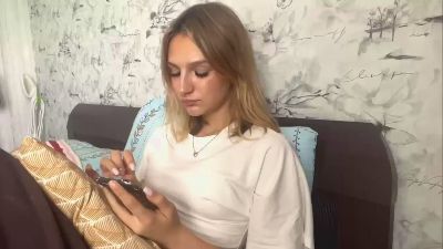 KristeenTippit live cam on Cam4
