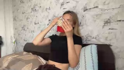 KristeenTippit live cam on Cam4