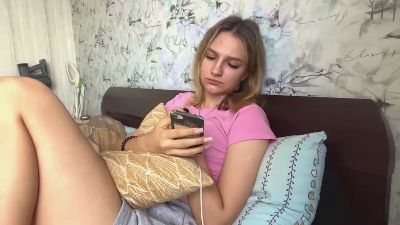 KristeenTippit live cam on Cam4