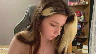 KristenHorwood live cam on Cam4