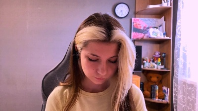KristenHorwood live cam on Cam4