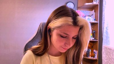 KristenHorwood live cam on Cam4